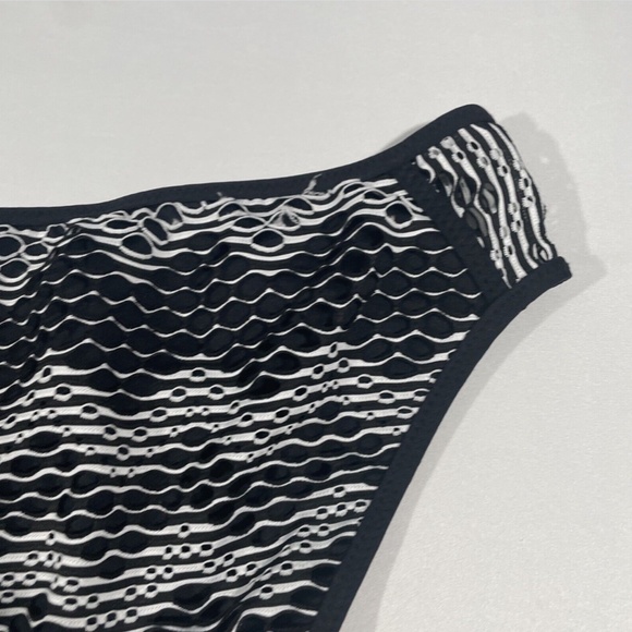NWT Becca Reveal Hipster‎ Bikini Bottoms in Black/White [ XS ] - Picture 9 of 12